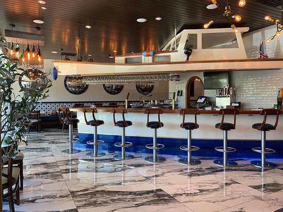 lobster-boat-raw-bar