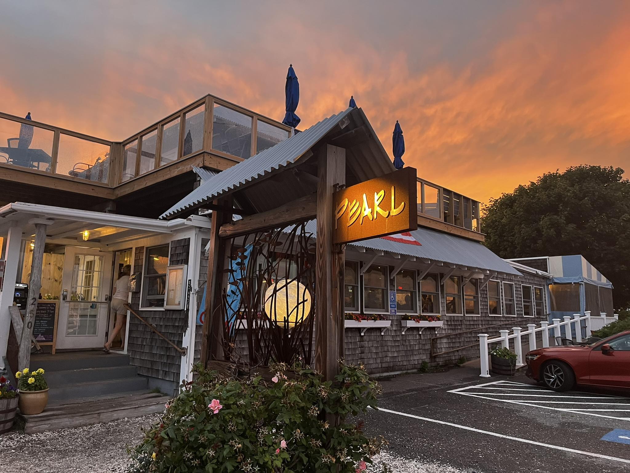 Pearl Restaurant & Bar