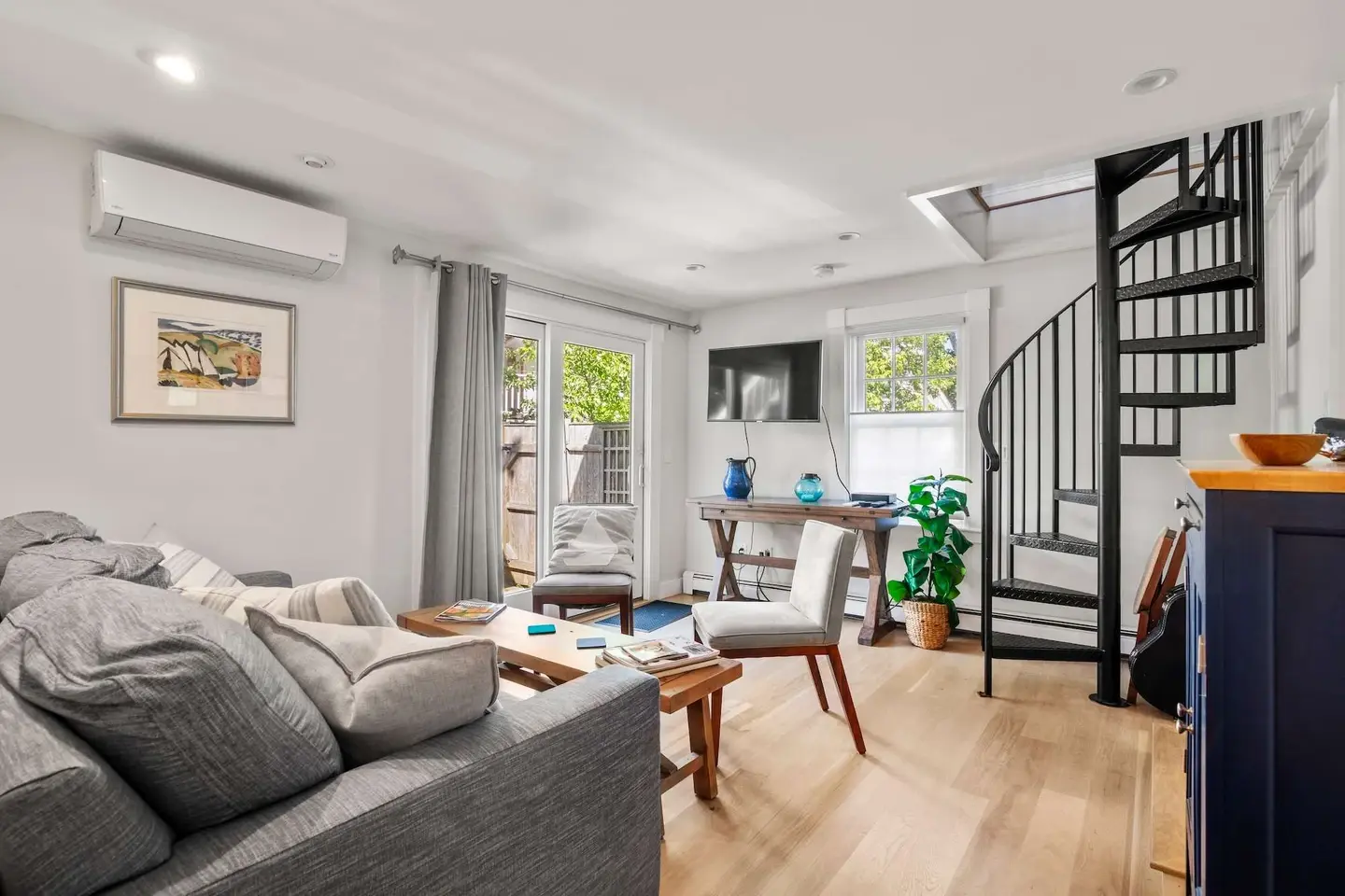 Photo 8 of Del Mar #11109 - Charming Getaway 1 Block from Beach!