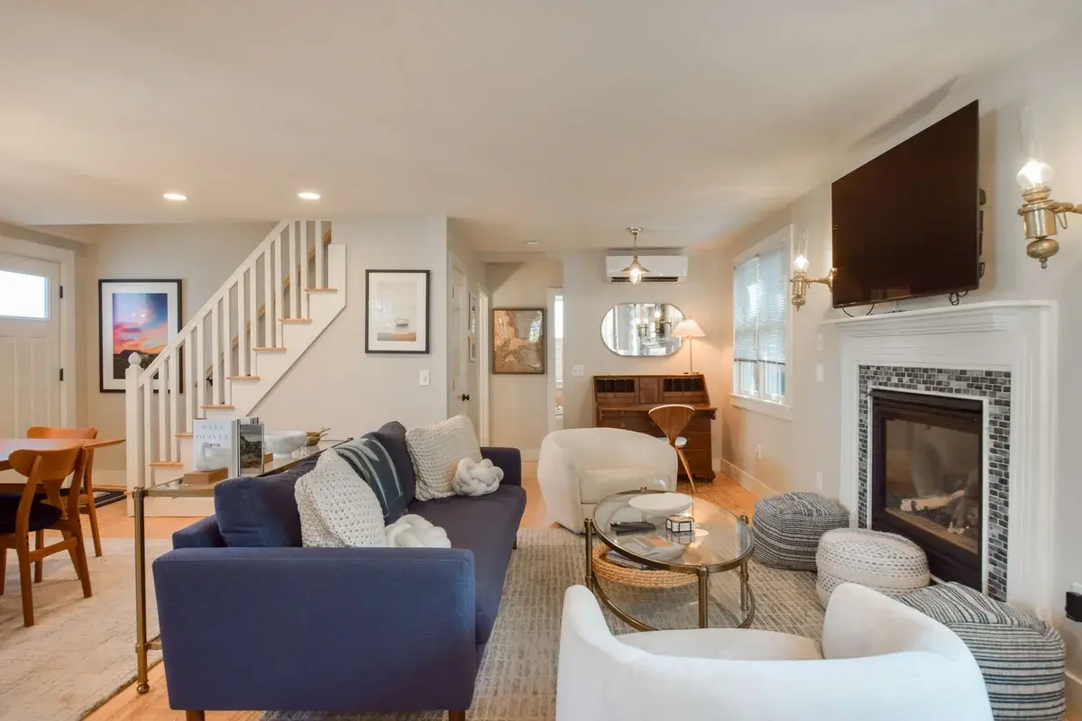 Photo 6 of Del Mar #11171 - Private deck, walk to Commercial Street!