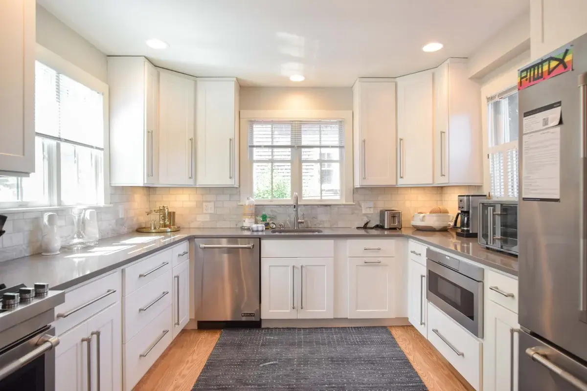 Photo 2 of Del Mar #11171 - Private deck, walk to Commercial Street!