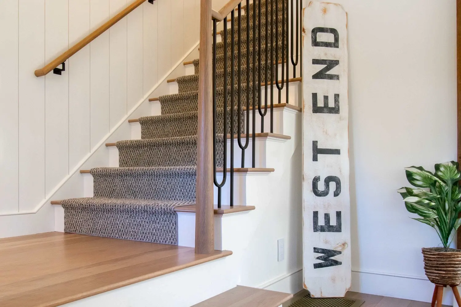 Photo 8 of Del Mar #11172 - Short walk to Provincetown shopping!