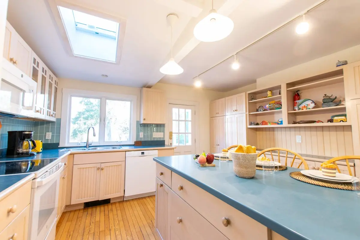 Photo 8 of Del Mar #13319 - Family Compound walk to Downtown!