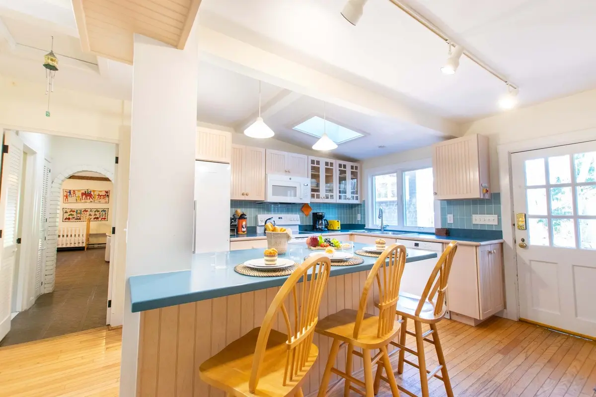 Photo 9 of Del Mar #13319 - Family Compound walk to Downtown!