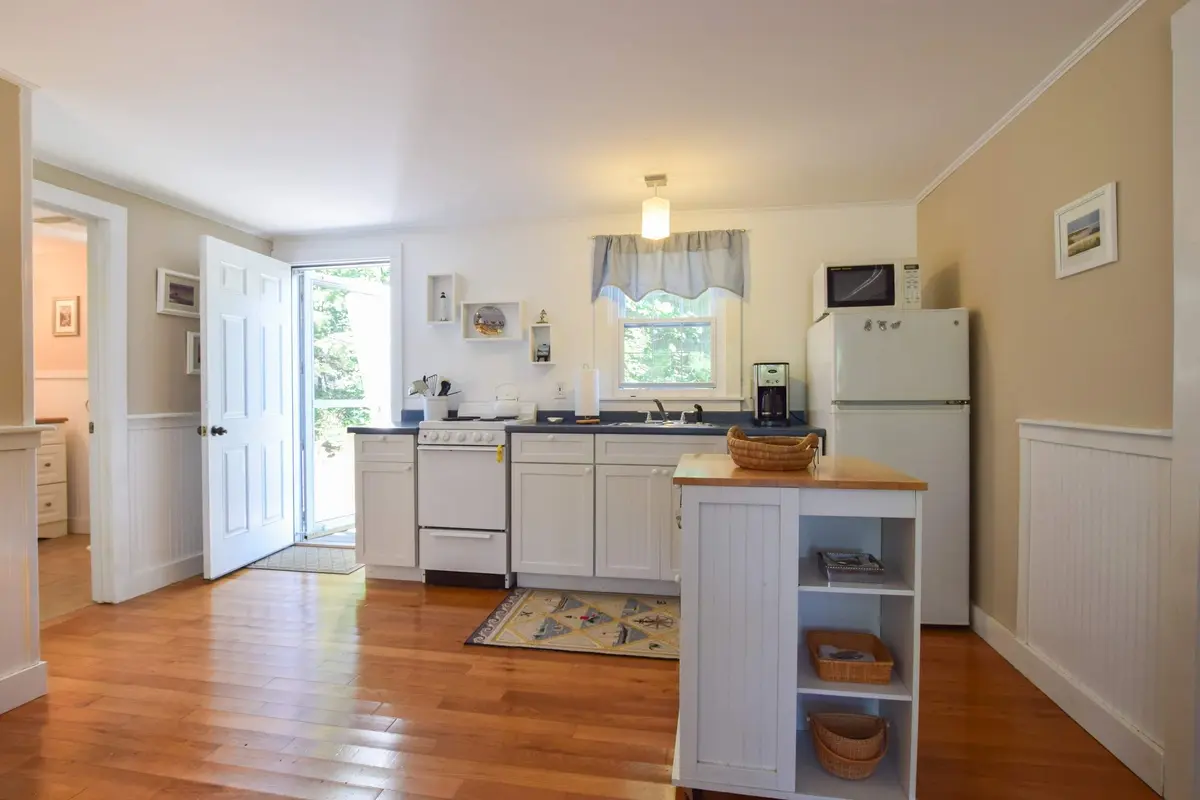 Photo 4 of Del Mar #13355 - Private Association Pool Great Location!