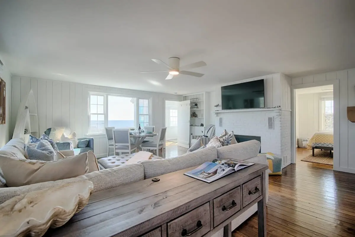 Photo 7 of Del Mar #13369 - Stunning Waterfront Views, Beach steps away!