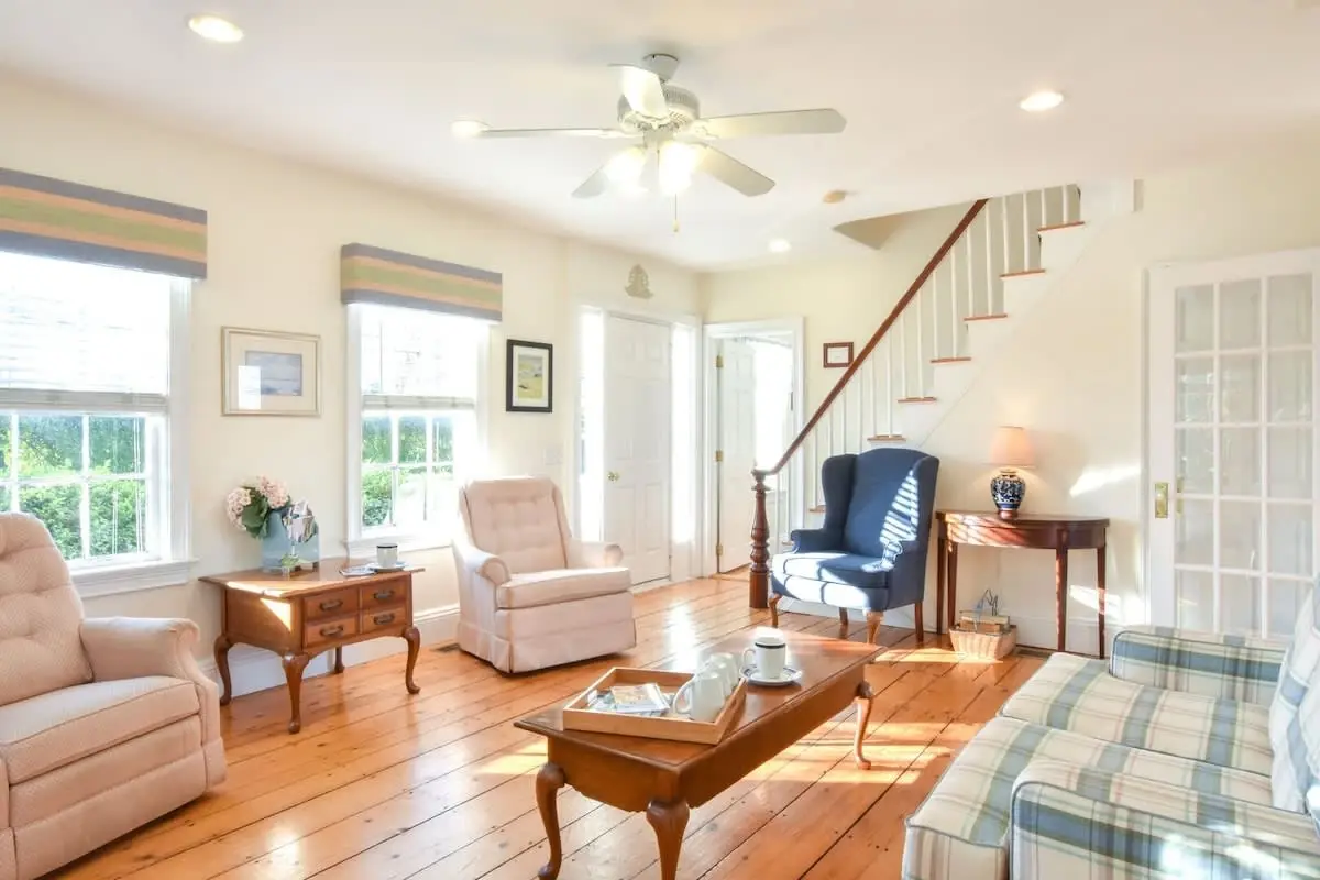 Photo 9 of Del Mar #14477 - Waterfront Fun at this Huge Family Estate!