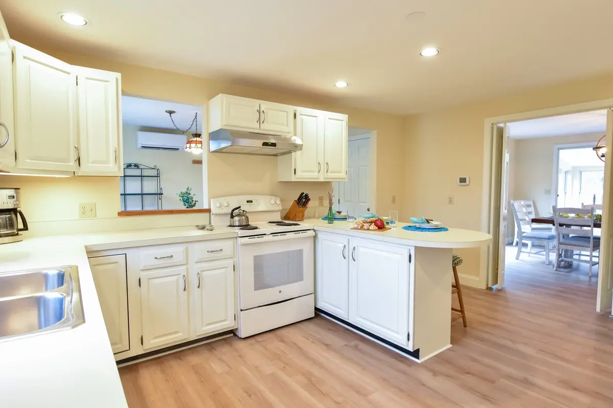 Photo 4 of Del Mar #14511 - Sunroom, Mins to Beaches, Central AC!