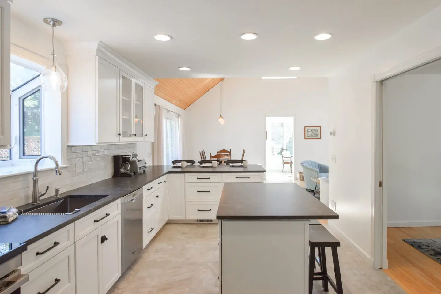 Photo 7 of Del Mar #14512 - Hot Tub, Game Room, Large Private Yard!