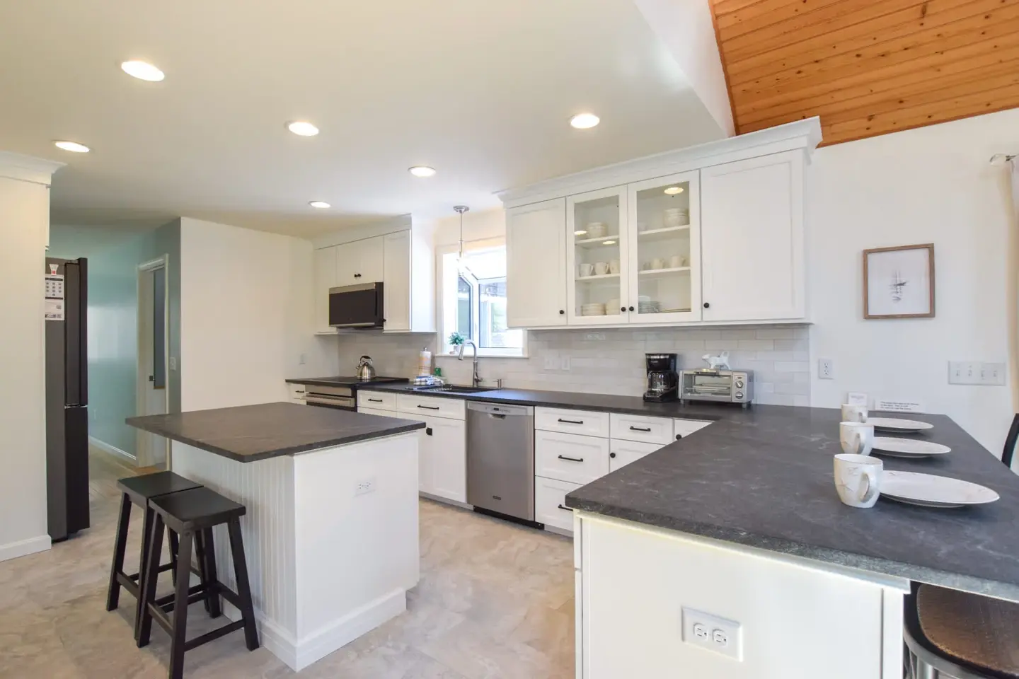 Photo 8 of Del Mar #14512 - Hot Tub, Game Room, Large Private Yard!