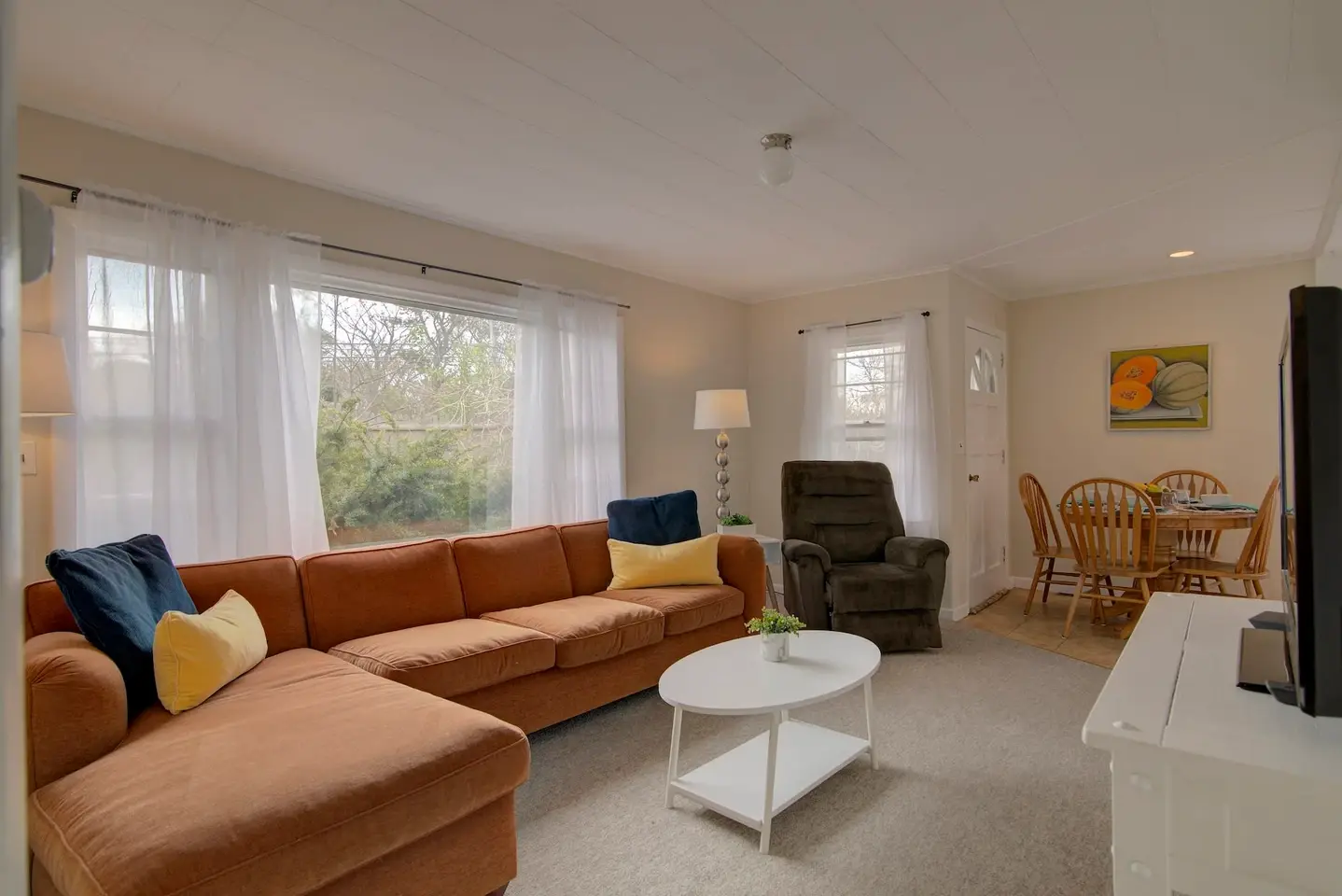 Photo 5 of Del Mar #14519 - Minutes to bayside beaches! 