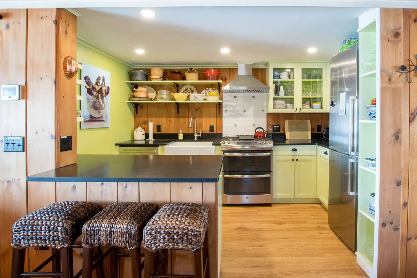 Photo 9 of Del Mar #15515 - Waterfront on Crystal Lake!