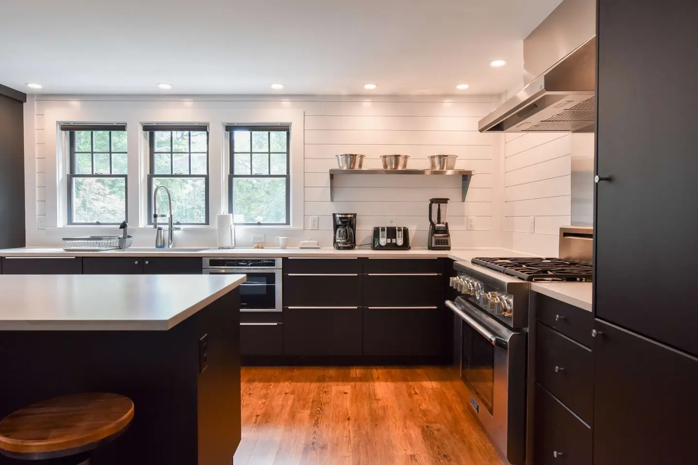 Photo 10 of Del Mar #15553 - Luxurious, Modern Walk to Water!