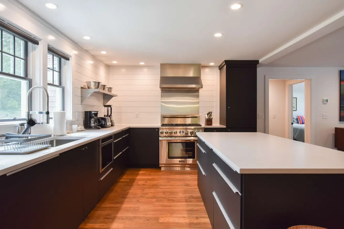 Photo 2 of Del Mar #15553 - Luxurious, Modern Walk to Water!