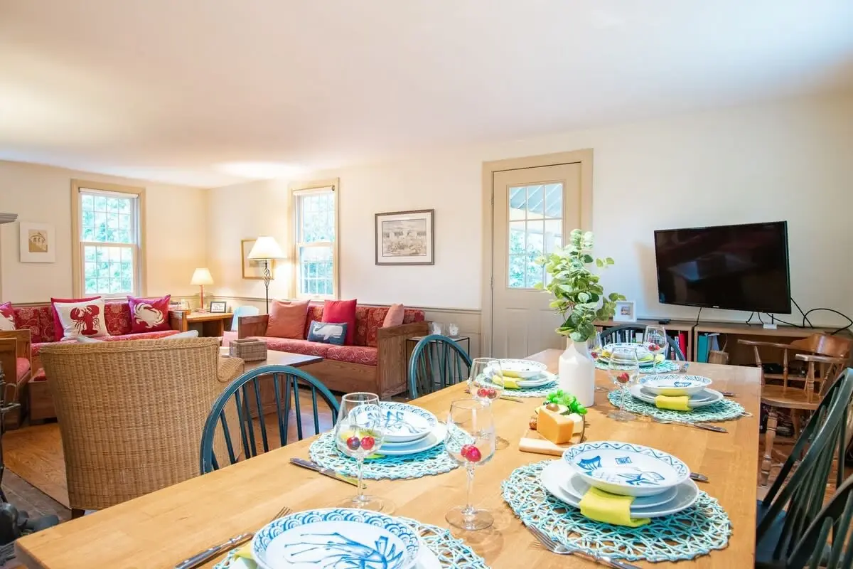 Photo 10 of Del Mar #15566 - Fantastic Home by Eldridge Park!