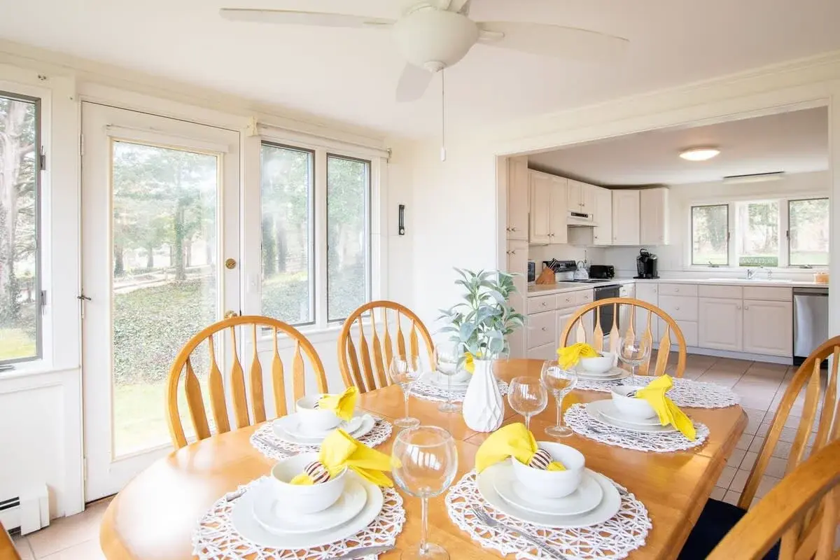 Photo 4 of Del Mar #15569 - Spacious Home with Sprawling Yard!