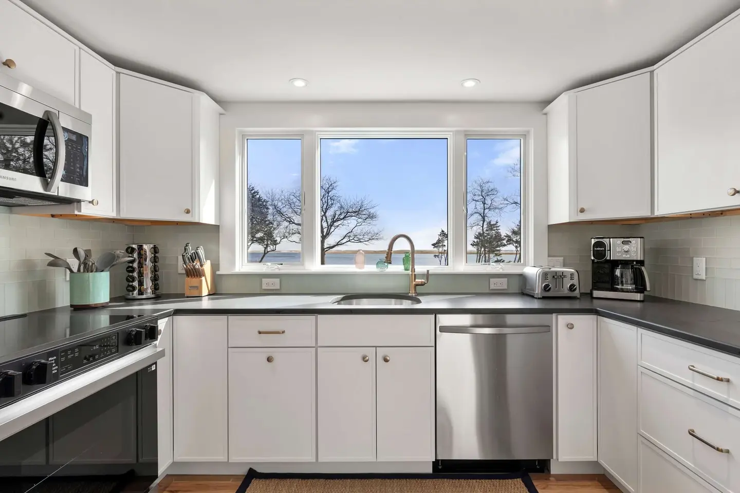 Photo 2 of Del Mar #15594 - Waterfront Gem, Game Room, Newly Renovated!