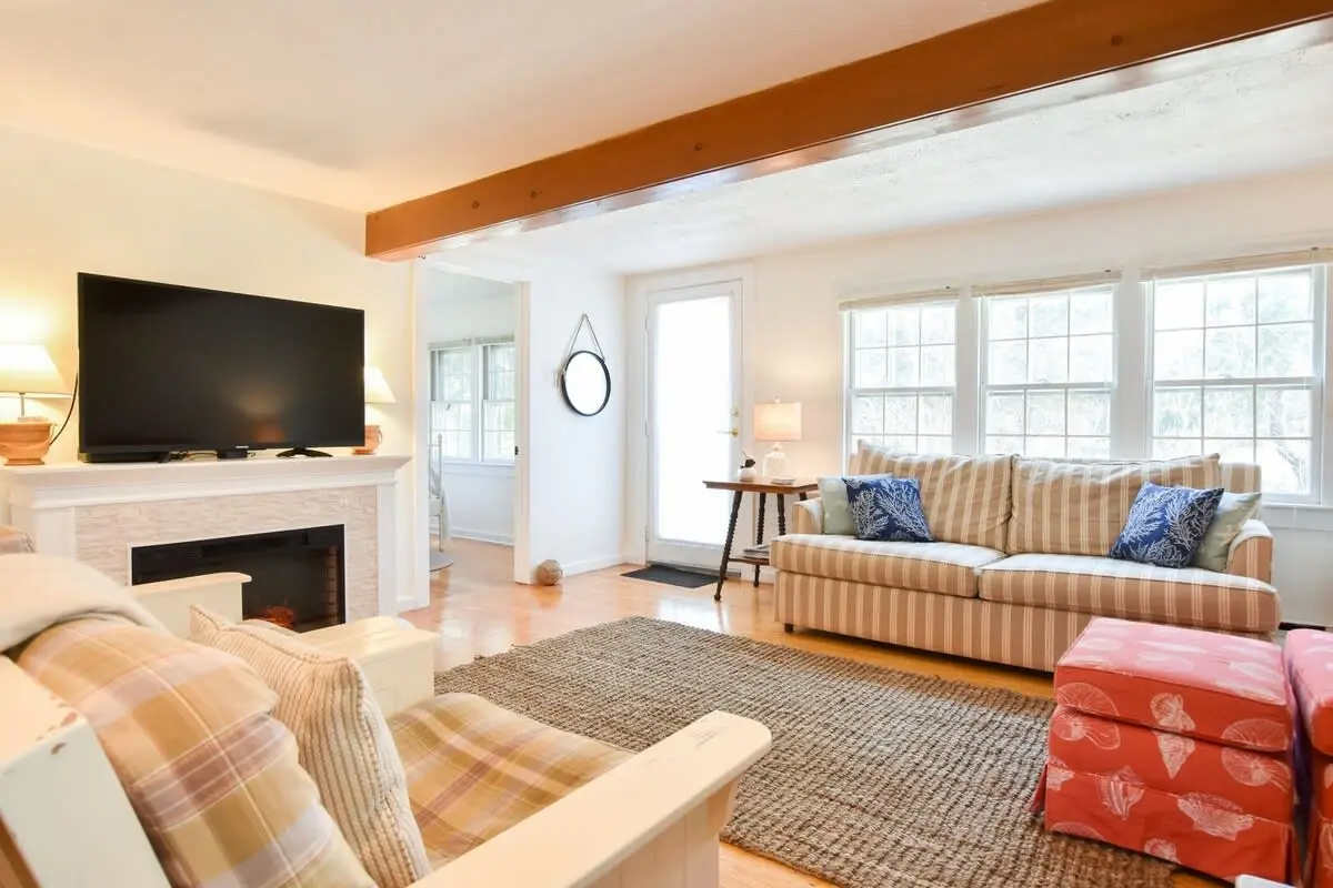 Photo 2 of Del Mar #16605 - Lovely Home Minutes from Beach in Chatham!