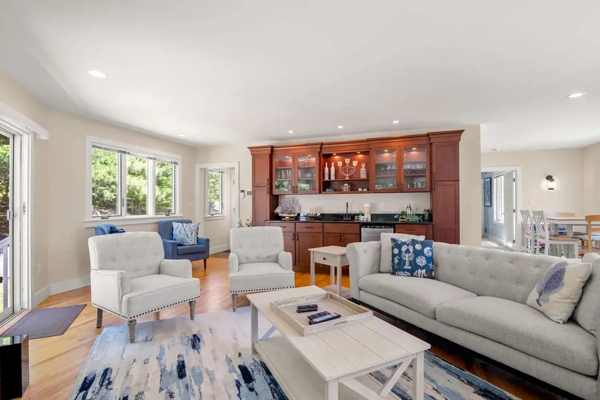 Photo 4 of Del Mar #16626 - Beautifully Renovated w/ Access to Beach!