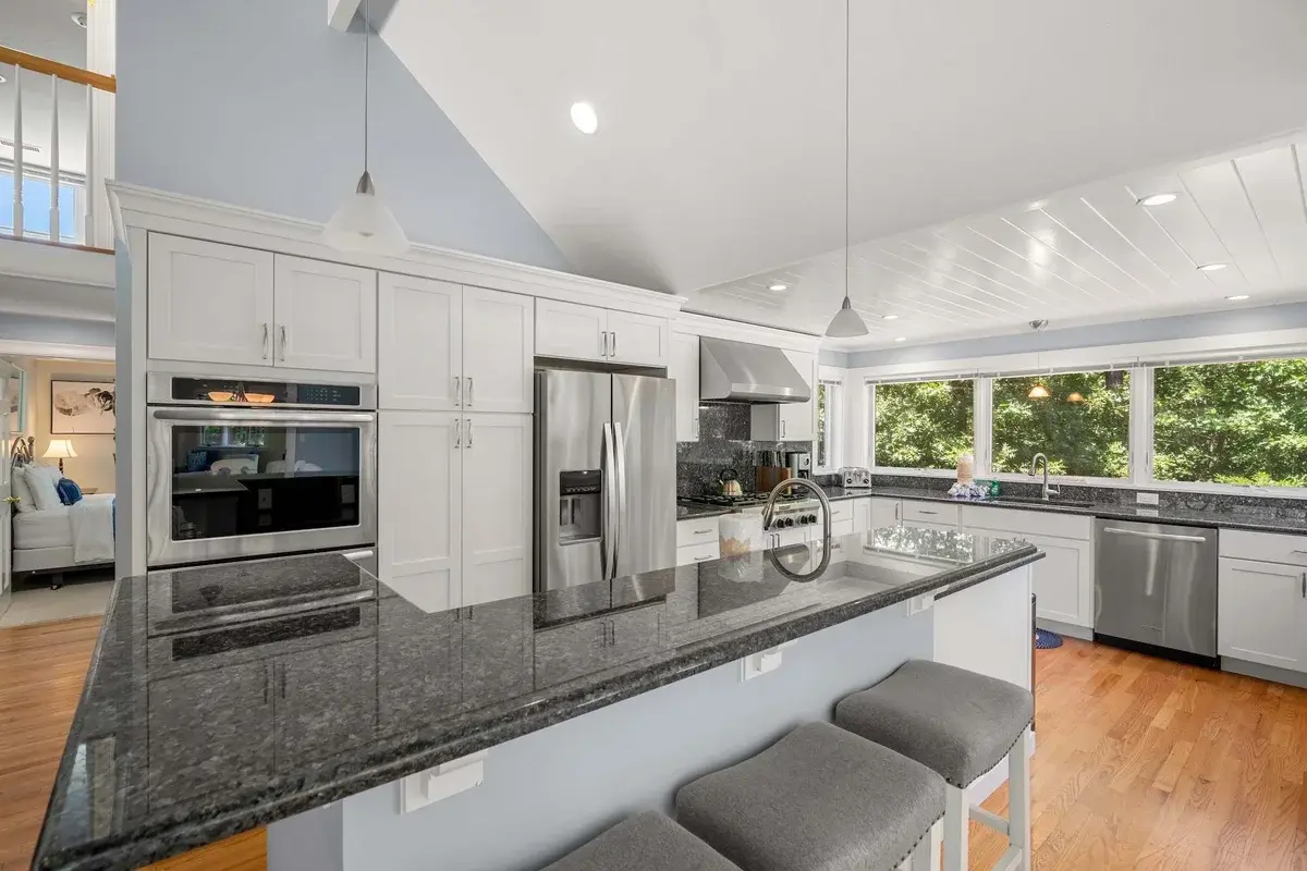 Photo 5 of Del Mar #16626 - Beautifully Renovated w/ Access to Beach!