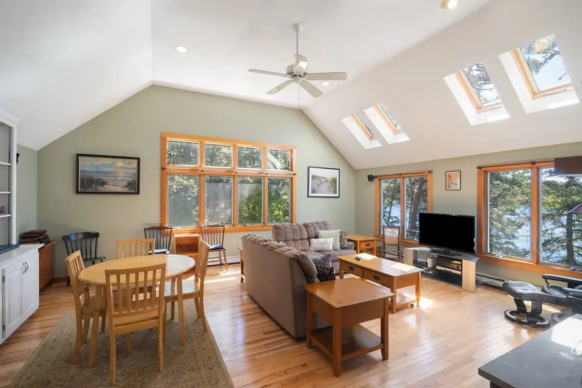 Photo 9 of Del Mar #16629 - Amazing Location! Lakefront Waterside Deck