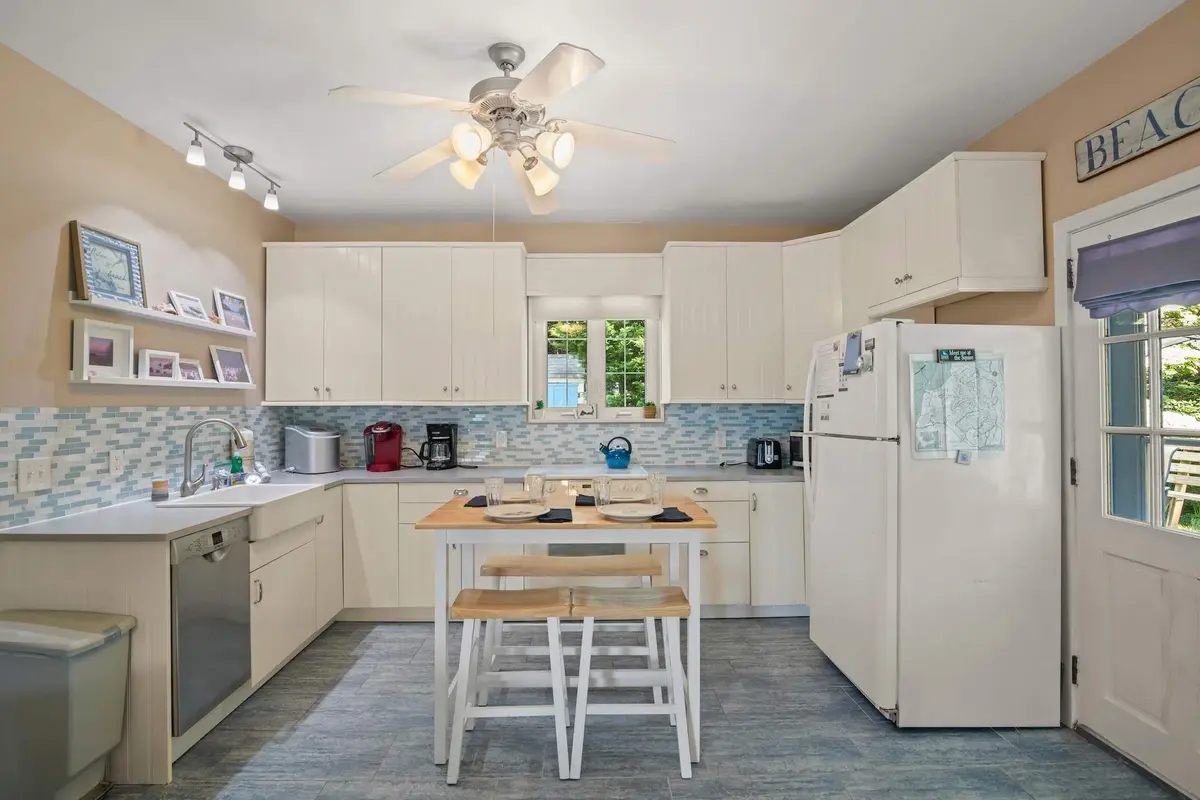 Photo 7 of Del Mar #16670 - Updated Beach House Deck Outdoor Shower!