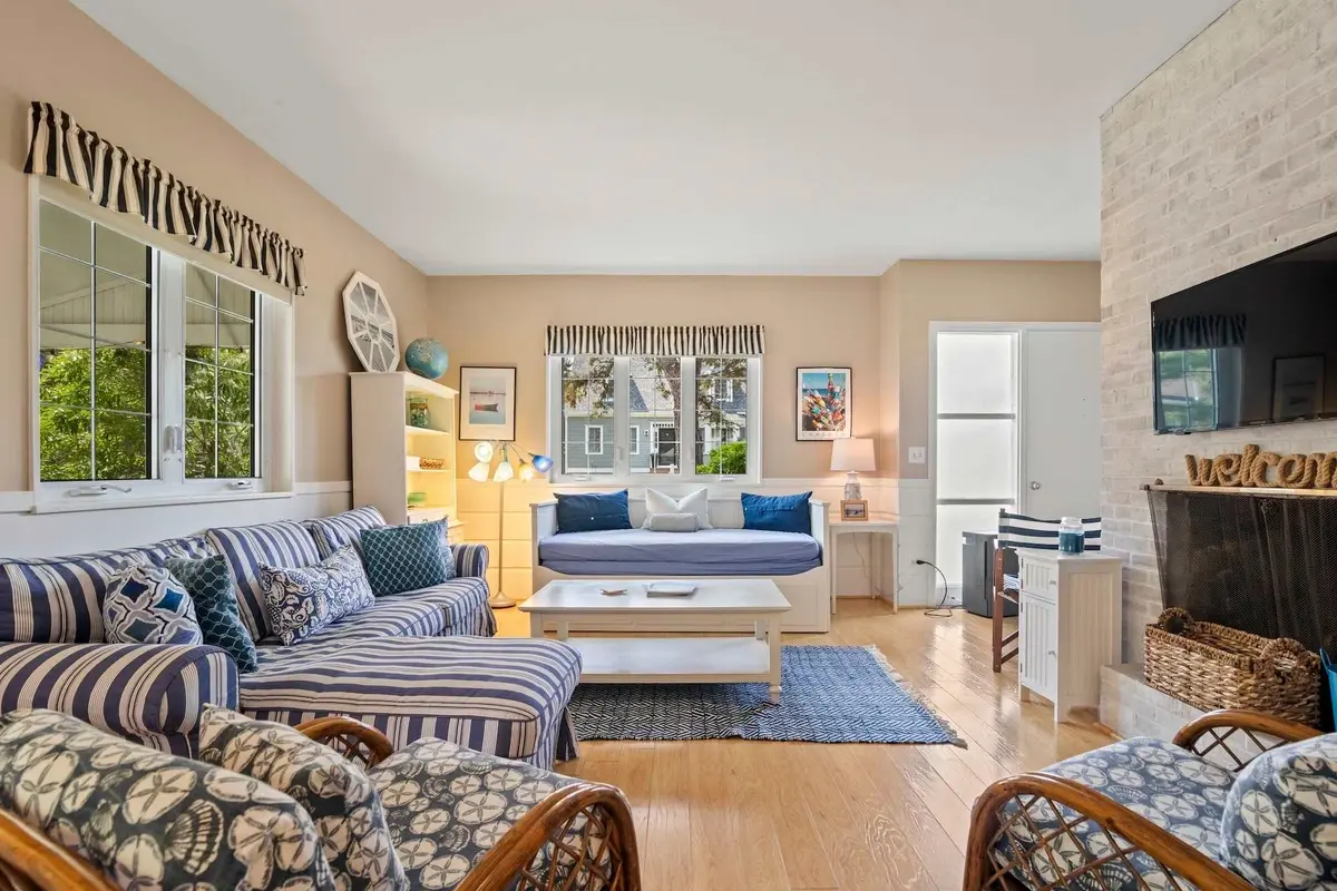 Photo 9 of Del Mar #16670 - Updated Beach House Deck Outdoor Shower!