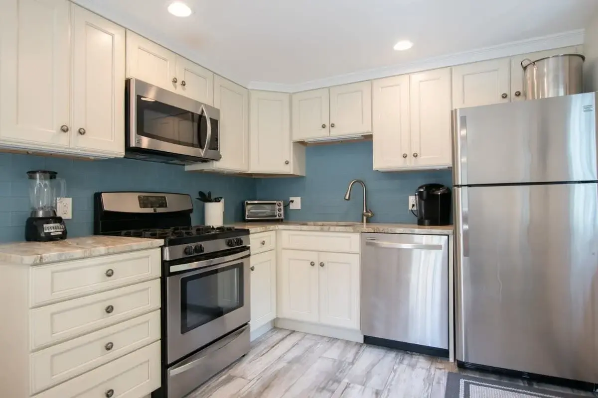 Photo 7 of Del Mar #16682 - Quintessential Cape directly on the Cape Cod Rail, Dog Friendly!