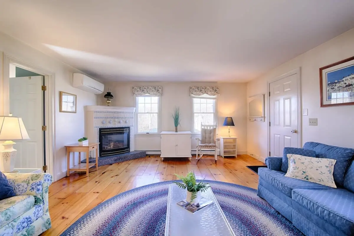 Photo 5 of Del Mar #16685 - Walk to Main St and Oyster Pond in Chatham!