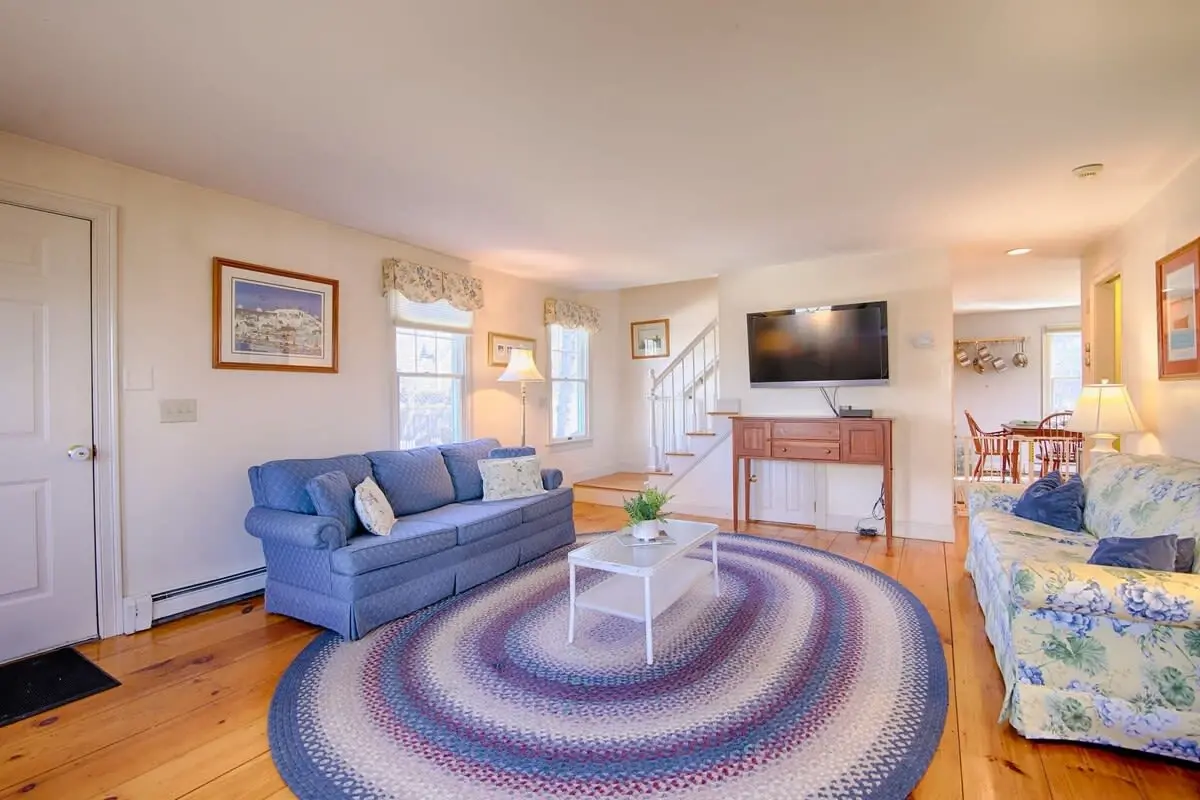 Photo 6 of Del Mar #16685 - Walk to Main St and Oyster Pond in Chatham!