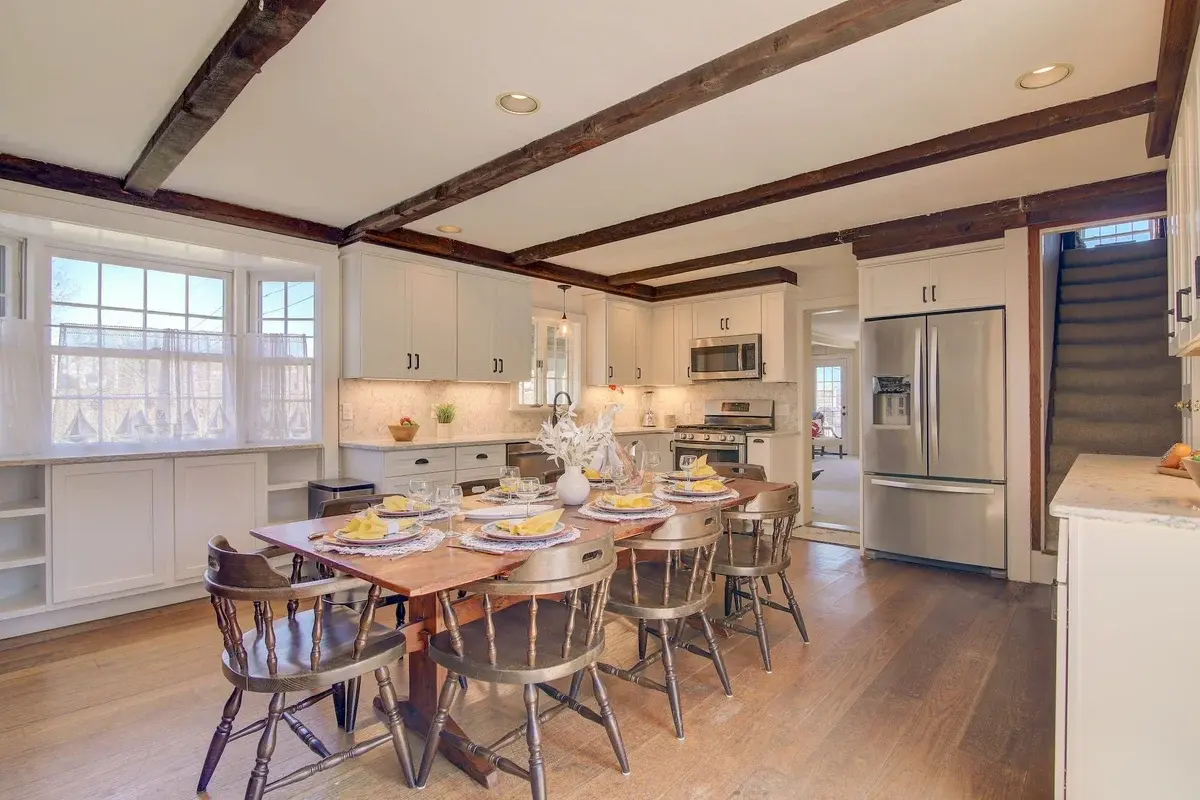 Photo 2 of Del Mar #16688 - Walk to Downtown Chatham, Steps to Beach!