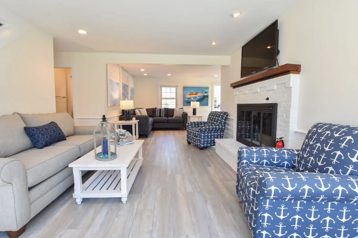 Photo 9 of Del Mar #17730 - Walk 300 Yards to Beach!