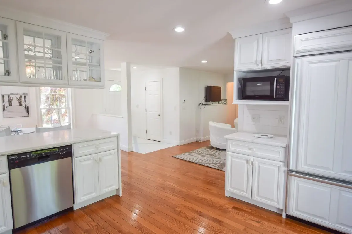 Photo 10 of Del Mar #17738 - Walk 0.3 Mile to Bank Street Beach!