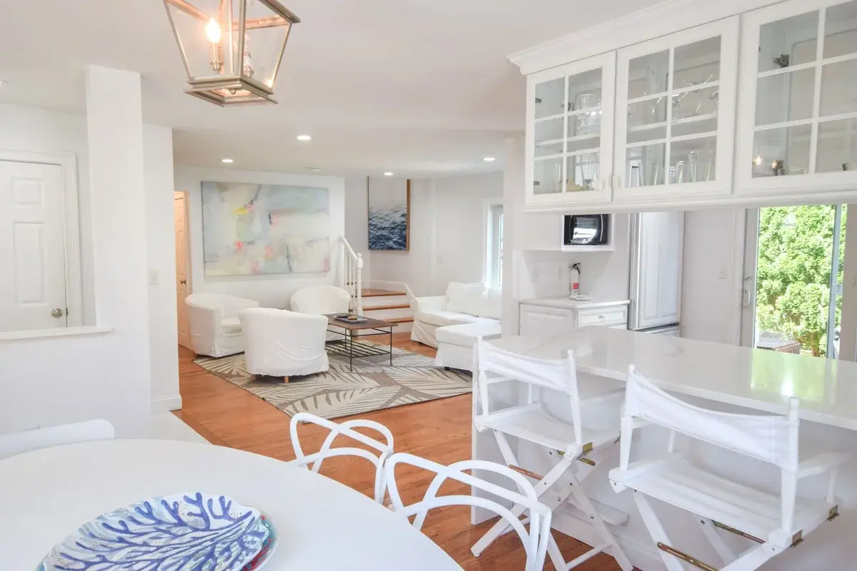 Photo 9 of Del Mar #17738 - Walk 0.3 Mile to Bank Street Beach!