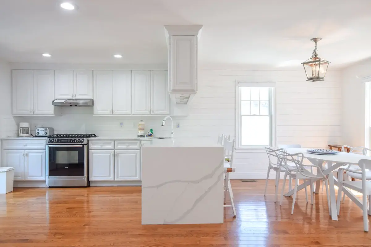 Photo 2 of Del Mar #17738 - Walk 0.3 Mile to Bank Street Beach!