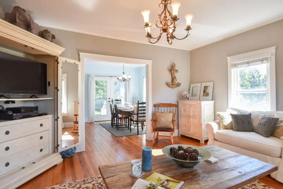 Photo 7 of Del Mar #19920 - Walk to Nantucket Sound Beaches!