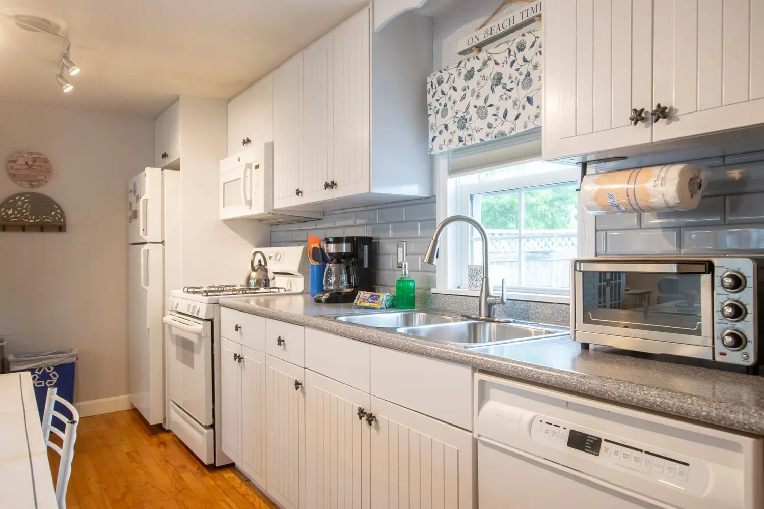 Photo 4 of Del Mar #19921 - 1/2 Mile to Nantucket Sound Beaches!