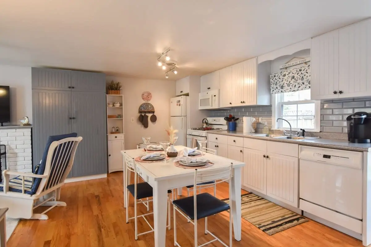 Photo 5 of Del Mar #19921 - 1/2 Mile to Nantucket Sound Beaches!