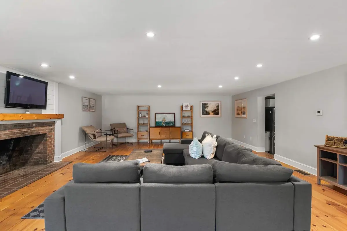 Photo 9 of Del Mar #19949 - Steps to Dining, Less than 1 mile to Bayside Beaches!