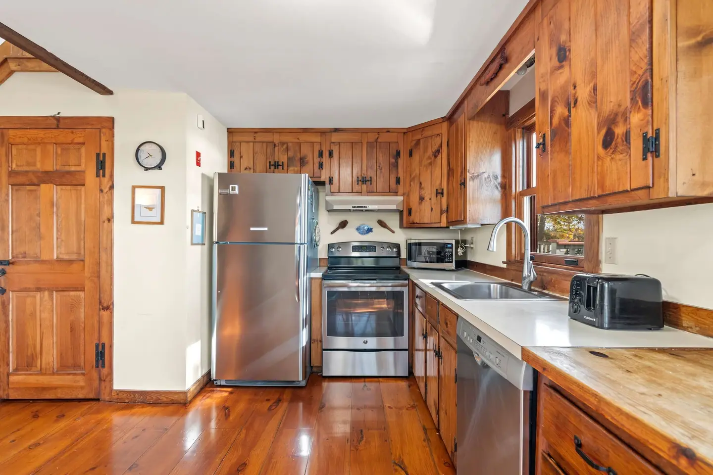 Photo 3 of Del Mar #19953 - Waterfront on Swan Pond with Kayaks!