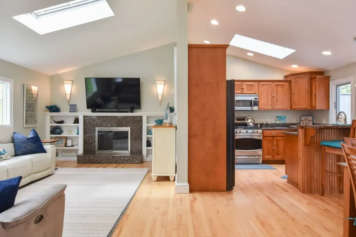 Photo 8 of Del Mar #20011 - Walkable to beaches. Hot Tub and Dog Friendly!