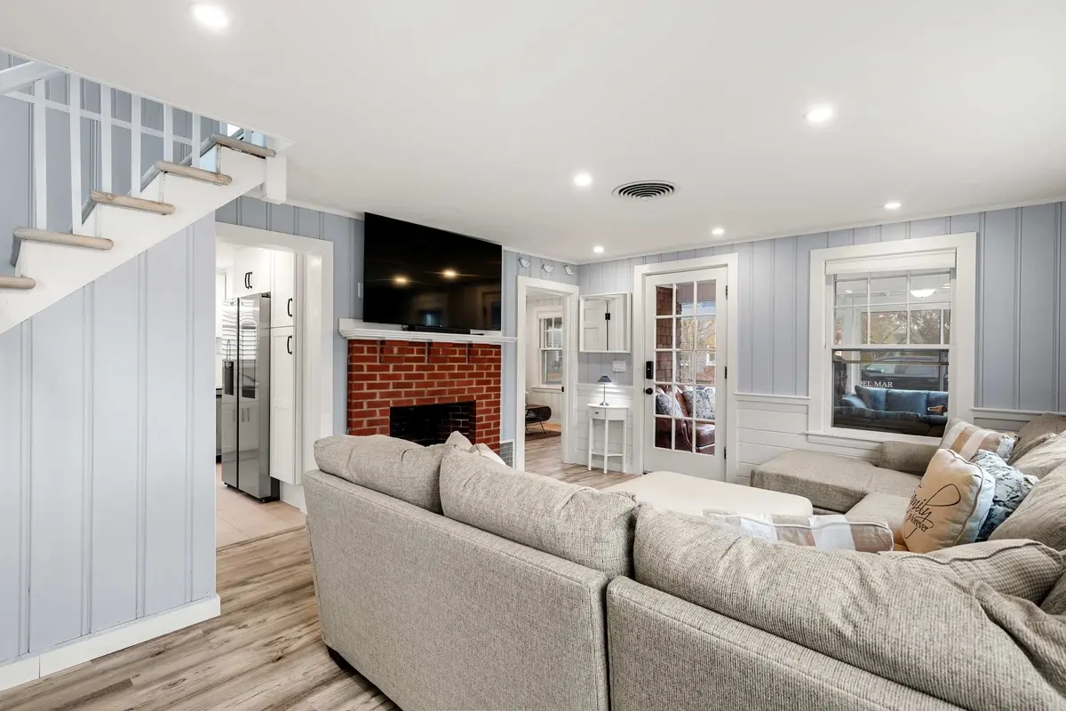 Photo 6 of Del Mar #20037 - Steps to the Beach, Cozy, Central AC!