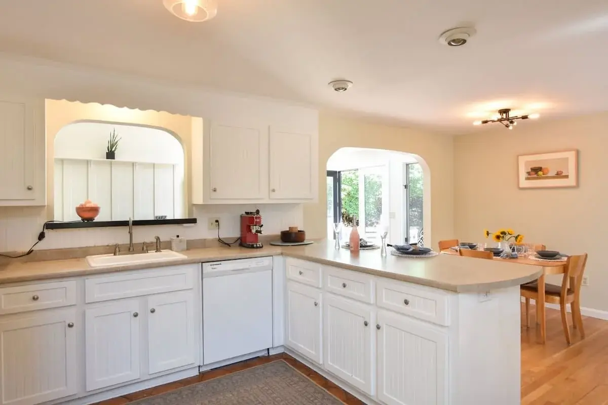 Photo 10 of Del Mar #21004 - Bright & Open Central A/C Dog Friendly!